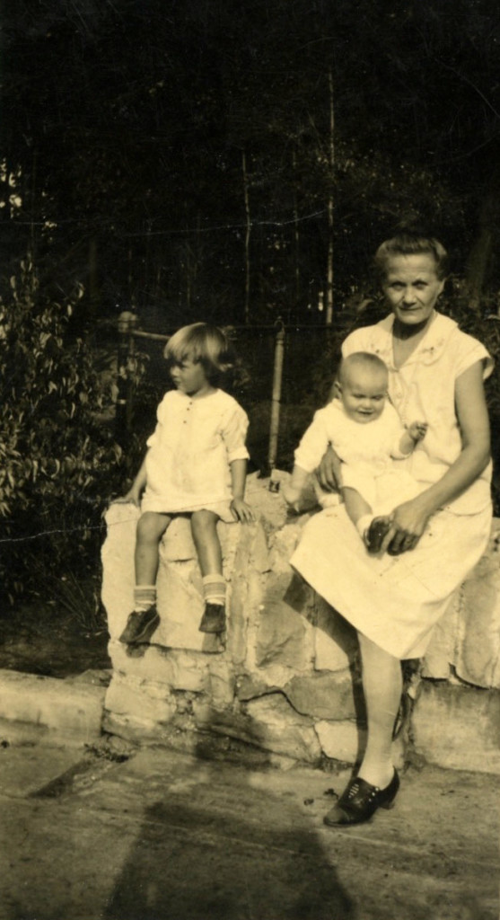 Julia Tyge With Son Joe Hasketh's Daughters Edna and Doris